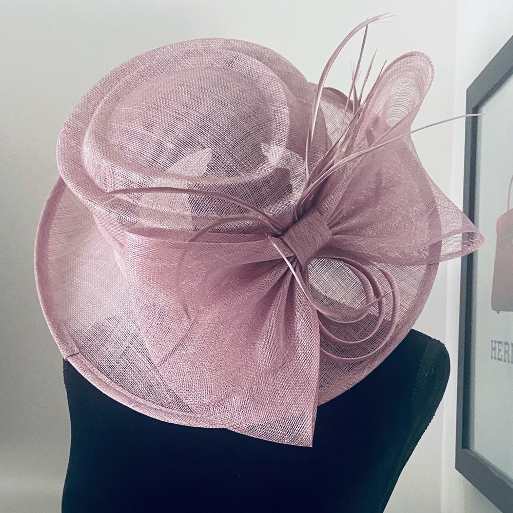 Kentucky Derby Hat. 
Beautiful Light mauve In New Condition, 
Worn once indoors. - Picture 13 of 14